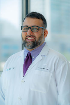  Dr. Yasir Akmal, a Consultant Surgical Oncologist in the Digestive Disease Institute at Cleveland Clinic Abu Dhabi