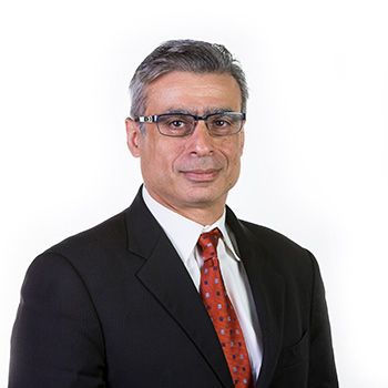 Dr. Naveed Ahmed, a surgeon in the Digestive Disease Institute