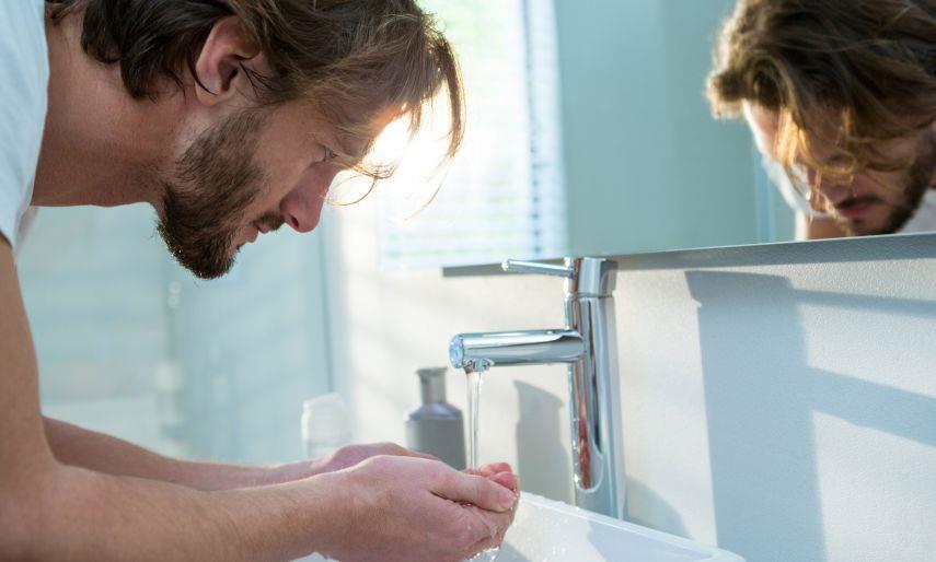 هل يؤثر التوتر على بشرتنا؟